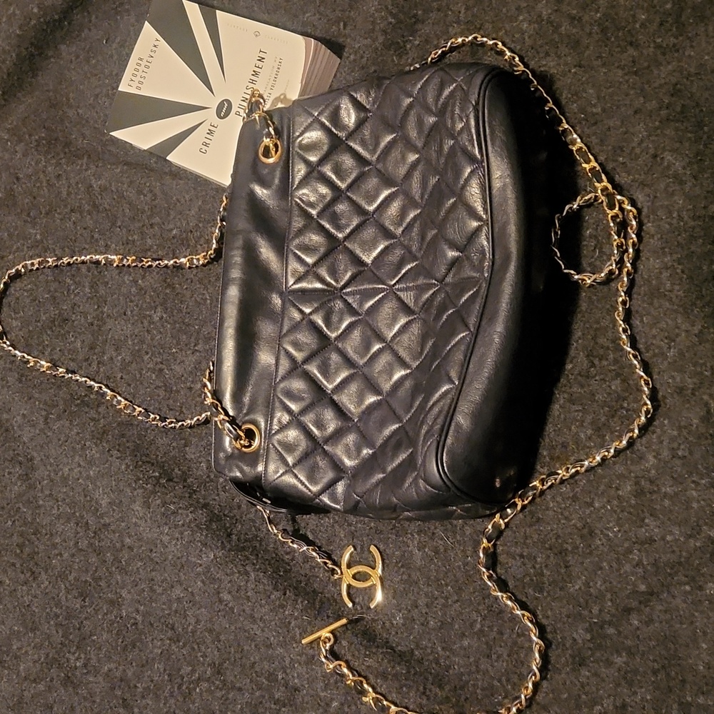 CHANEL Elegant Matelasse Navy Blue Quilted Shoulder Chain Bag
